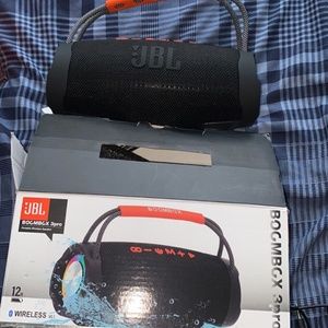 JBL Boombox pro